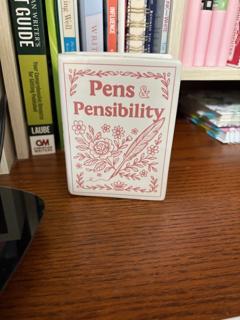 bookish pen holder
